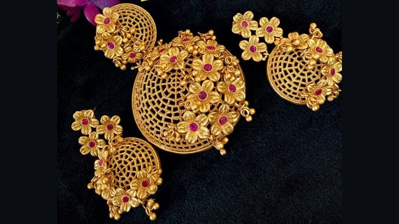 Yellow Gold Jhuka Earrings Designs 2019 | Indian Jewellery Design 2019