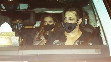 Salman Khan और Lulia Vântur पहुंचे Sohail Khan के घर पर  Bandra Ganpati Bappa के दर्शन  के लिए