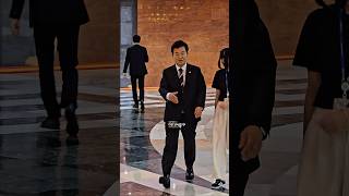 신사의 품격 #정동영 장관, 트럼프 김정은 회담성사 소식 기다리고 있을듯요..