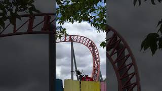 It’s #Correcaminos Bip Bip at #ParqueWarner ! #Coaster #Shorts