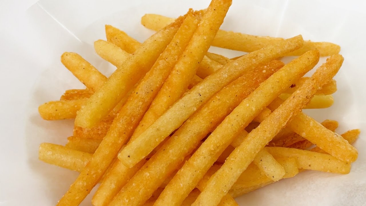 바삭바삭 감자튀김과 프렌치 프라이 소스