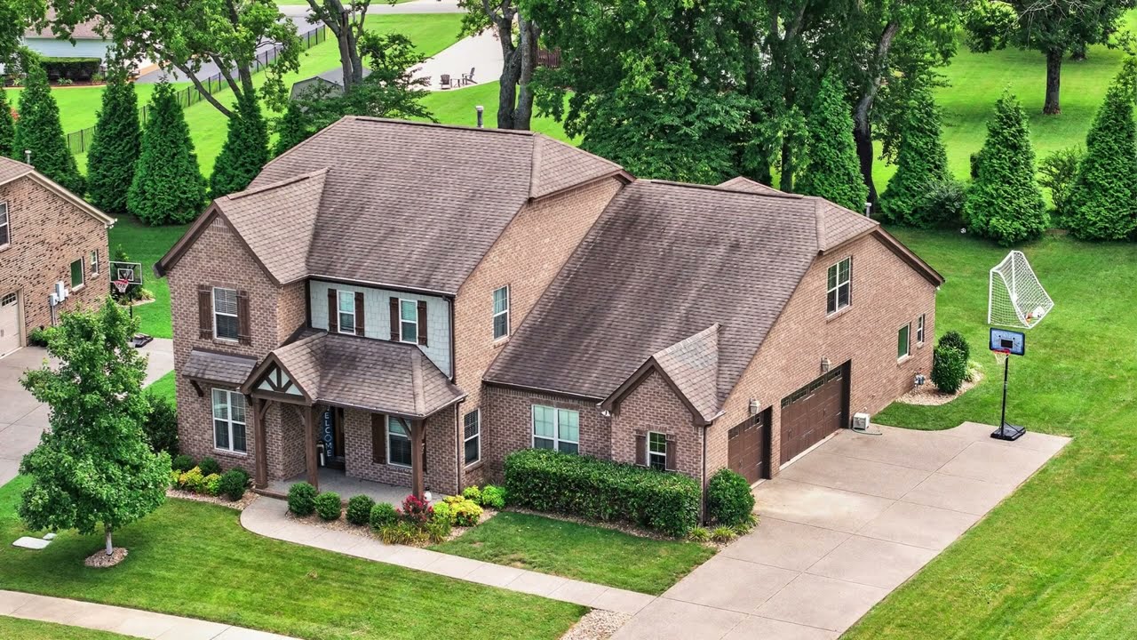 Just Listed in Foxland Harbor!