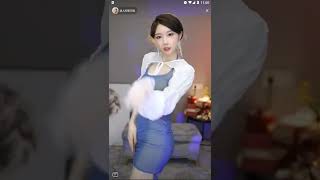 迷人的黎闪电20220315105922