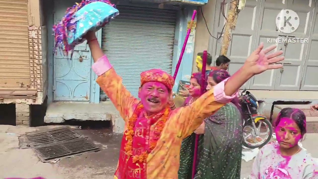 Lathmar Holi Shri Radha Rani ki Prabhat feri mein Atrauli mein 25.2.2026