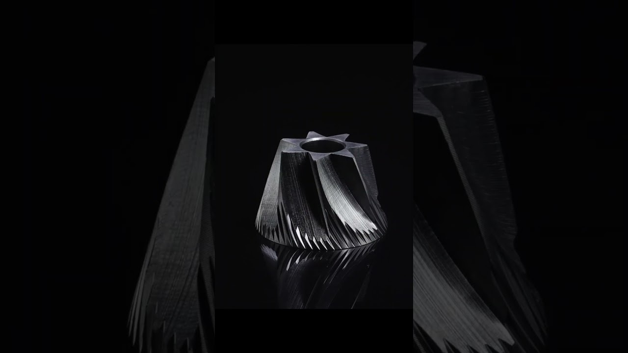 Blade R3 Manual Hand Grinder With Siever 