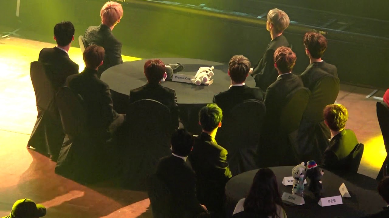 171115 AAA Wanna one reaction to jbj