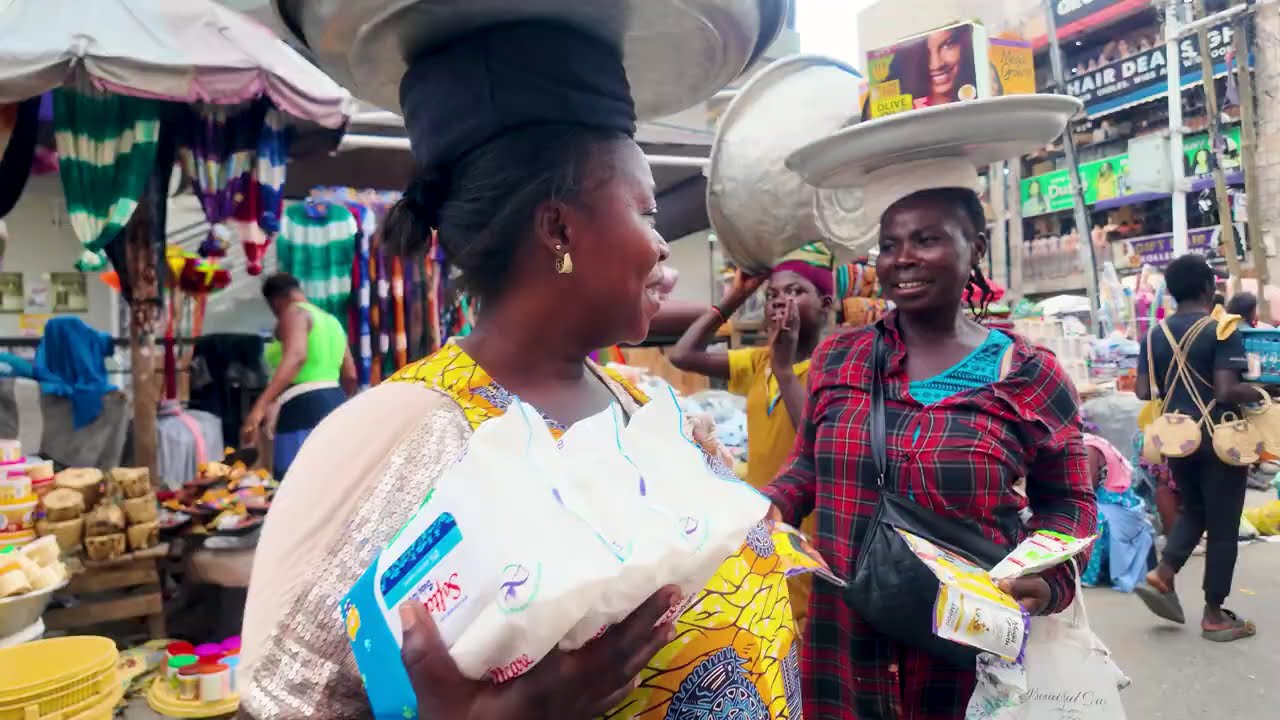 BUSY DAY IN AFRICA MARKET GHANA ACCRA MAKOLA 21/FEB/26