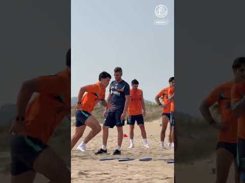 🏖️ Hay quien va a la playa a 𝐛𝐚𝐧̃𝐚𝐫𝐬𝐞 𝐲 𝐝𝐞𝐬𝐜𝐚𝐧𝐬𝐚𝐫... 𝒚 𝒍𝒖𝒆𝒈𝒐 𝒆𝒔𝒕𝒂𝒎𝒐𝒔