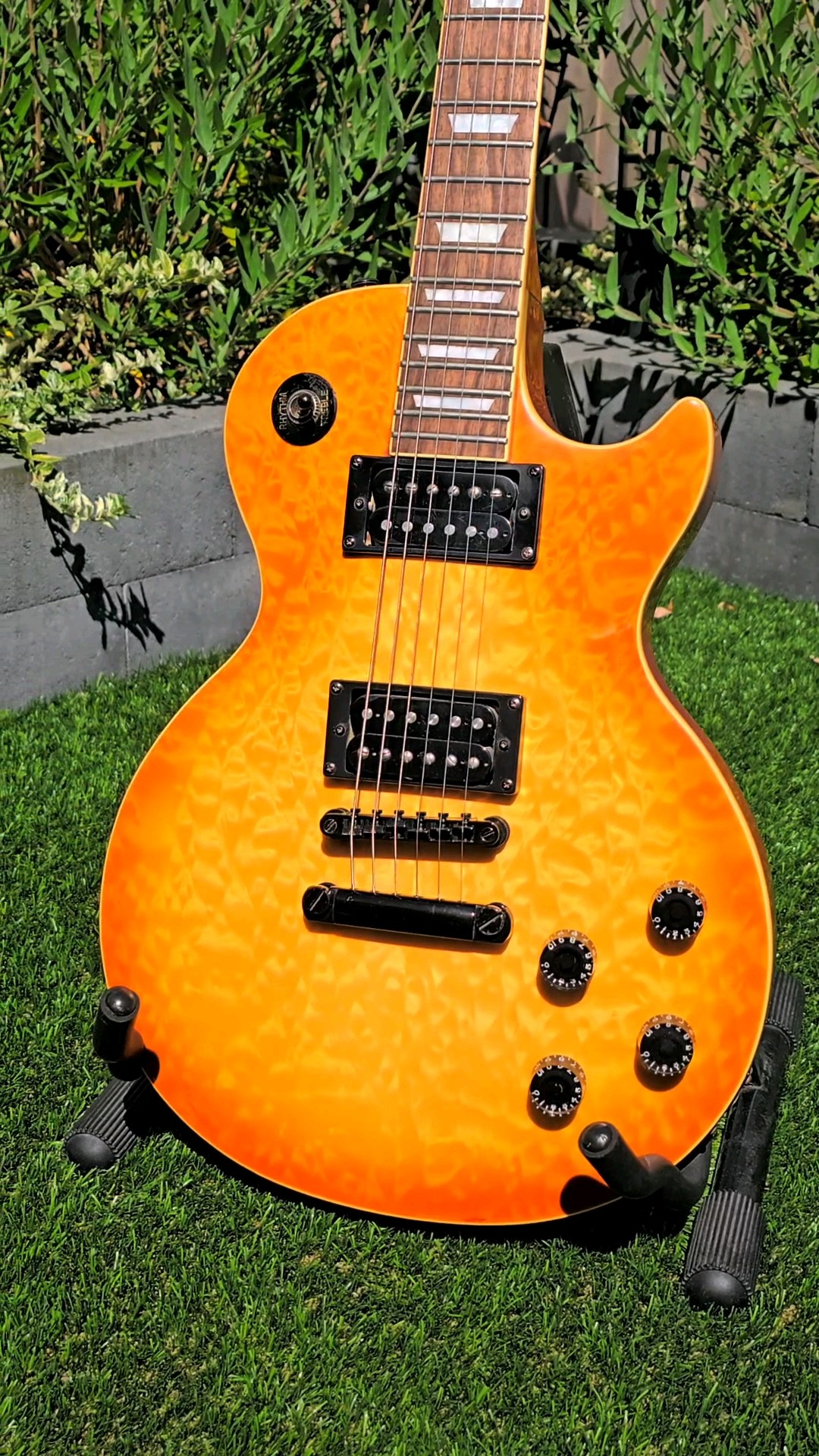 Epiphone Les Paul Limited Edition - YouTube