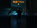 落下するエレベーターの中でジャンプするとどうなるのか?#Shorts