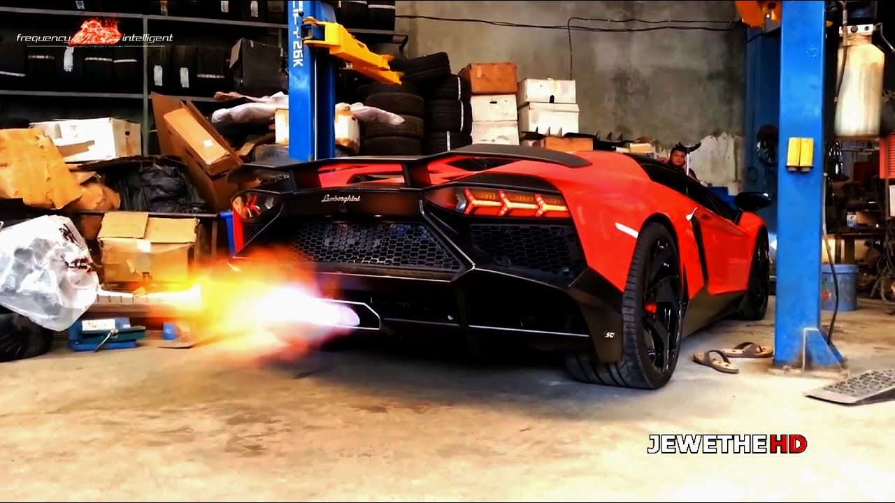 FLAMING Lamborghini Aventador LP720-4 50° Anniversario Roadster! LOUD Revs!