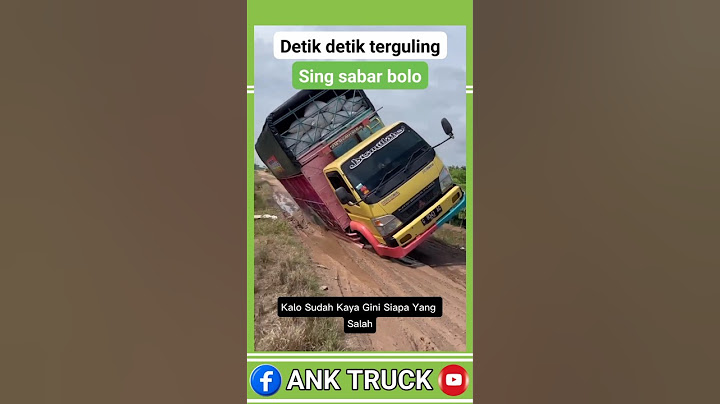 Viral! Detik-Detik Mobil Truk Overload Terbalik Saat Melewati Jalan Rusak Licin Bergelombang #shorts