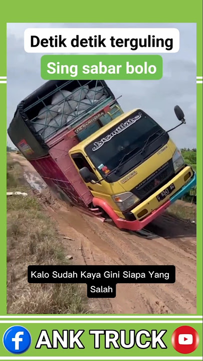 Viral! Detik-Detik Mobil Truk Overload Terbalik Saat Melewati Jalan Rusak Licin Bergelombang #shorts