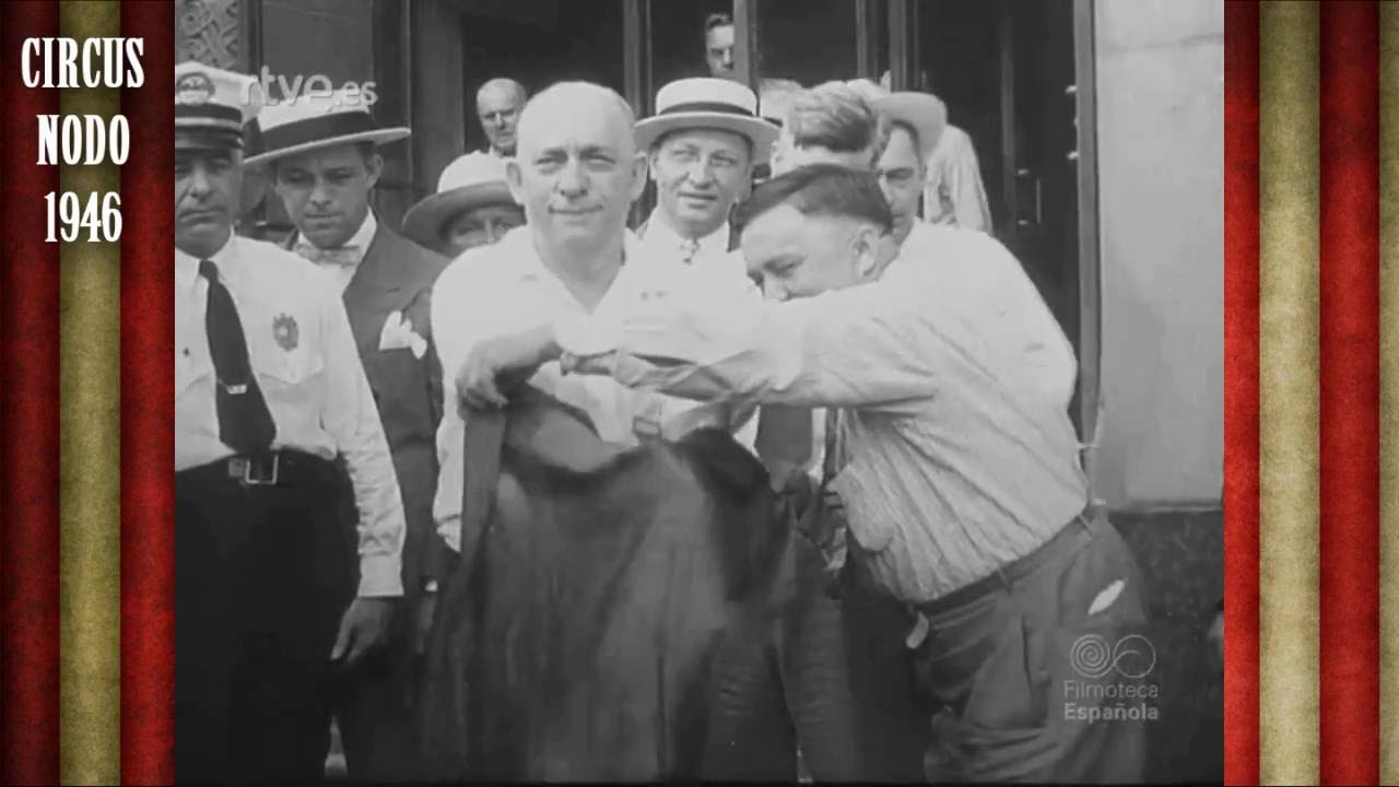 Charles Carrer [ Juggler I Jongleur I Giocoliere ]  1946