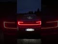 Polestar 2 bei Nacht - ein wirklich schönes Auto!
