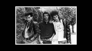 Soda Stereo - Sobredosis de T.V - Sin bajo !! [ Ruido Blanco - 1987]