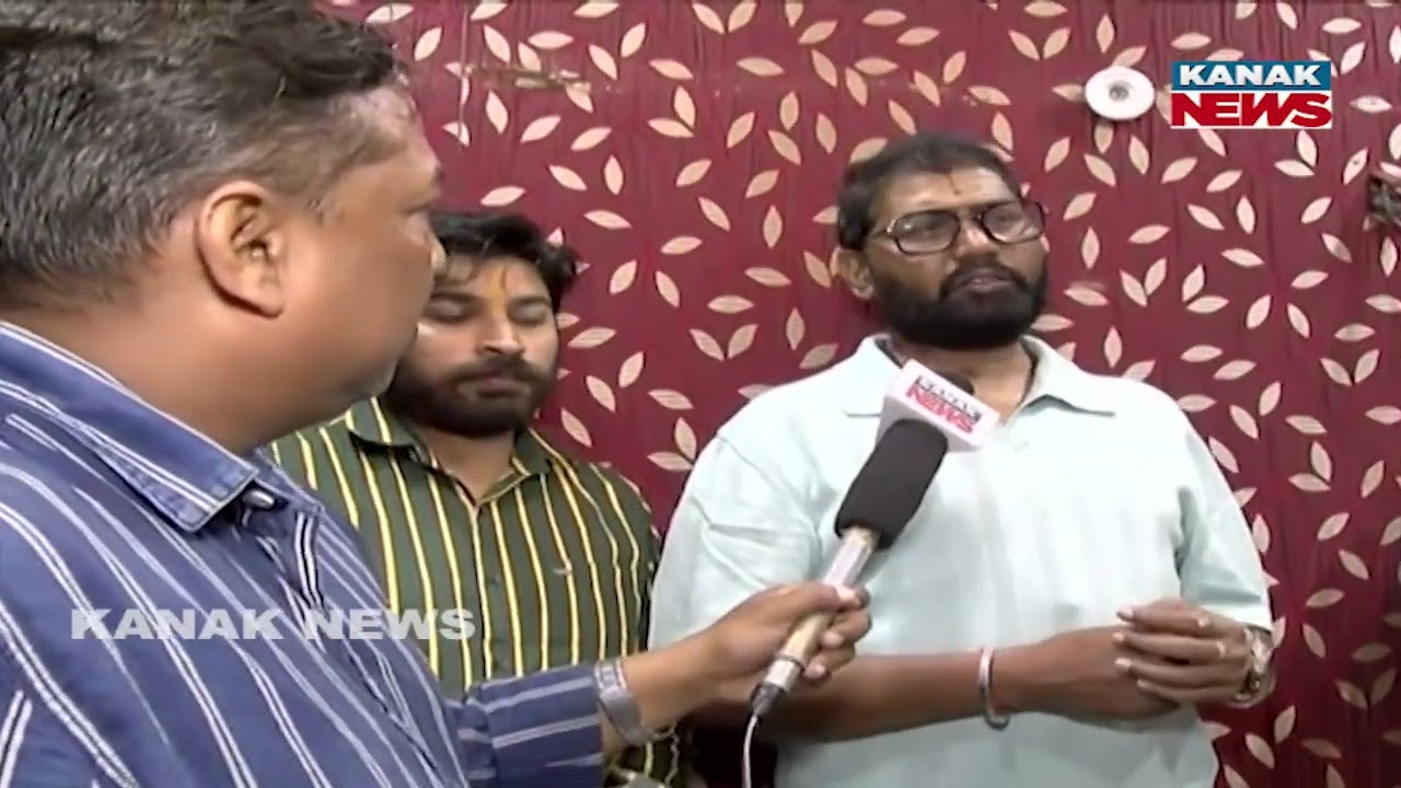 ହ୍ୟୁମାନ୍‌ ଗାଉଥିବା ମାଇକକୁ ହ୍ୟୁମାନ ସାଗରଙ୍କୁ ଉତ୍ସର୍ଗ କରାଯାଇଛି | This Mic Begins With Humane Sagar