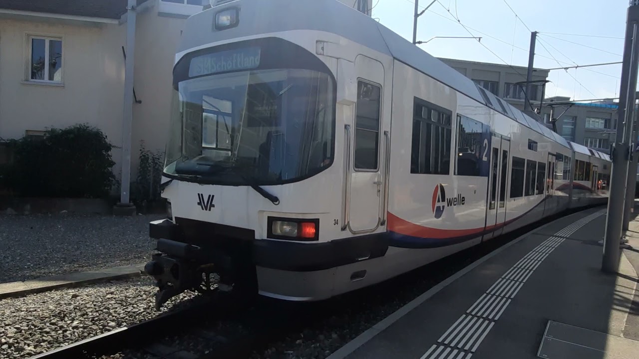 Züge der Wynental-und Suhrentalbahn S 14 / Am Bahnhof Aarau AG Ein und Ausfahrten