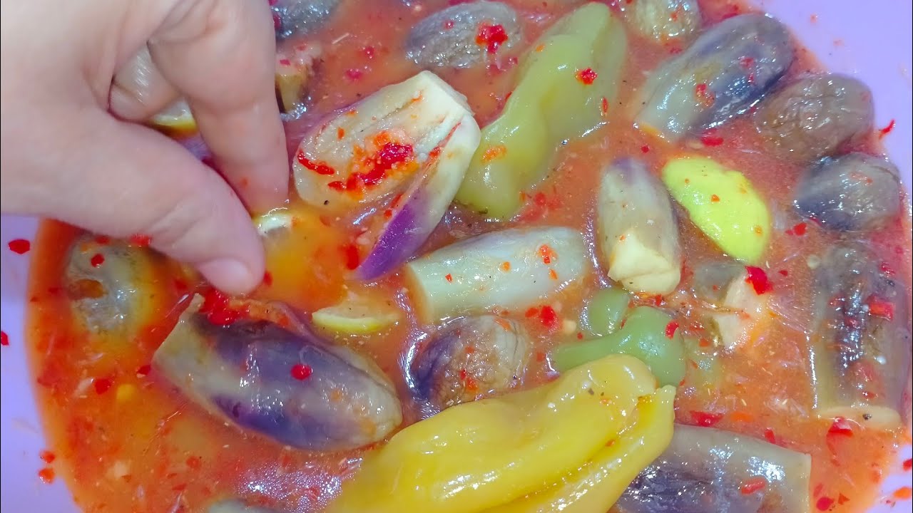 من احلى انواع المخللات السريعه الباذنجان والفلفل،‼️