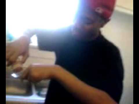 Cinnamon challenge part crackhead
