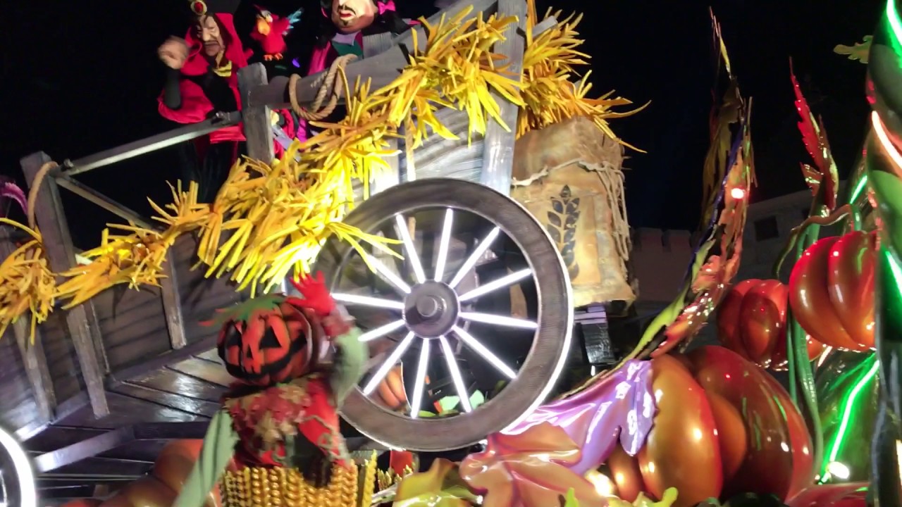 Disneyland Paris Halloween Soirée Villains parade 2016
