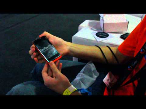 Unboxing Firefox OS (geeksphone)