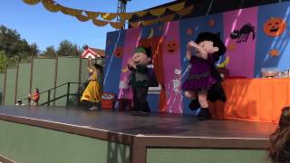 Camp Spooky Halloween Stage Show at Knott's Scary Farm