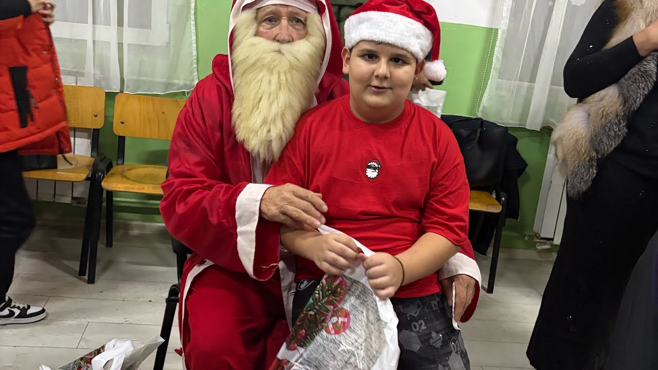 Cu Moș Crăciun la Serbare !