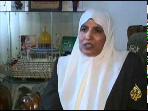 مسيرتان برام الله تضامنا مع الأسرى المضربين عن الطعام