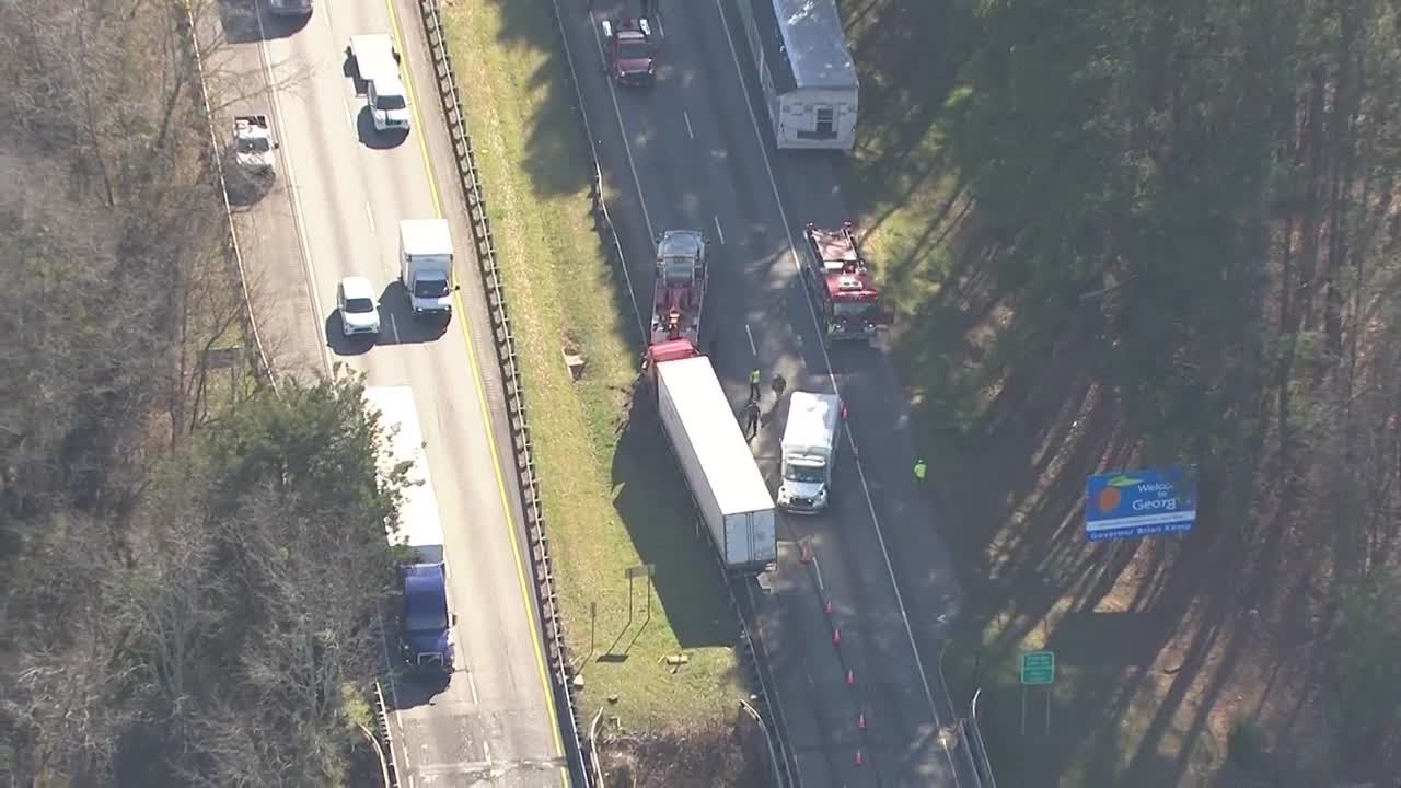 All lanes blocked after crash on I-85 South at SC-GA border - YouTube