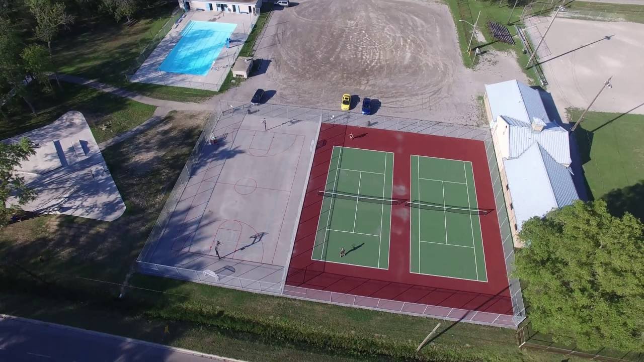 Tennis & basketball courts