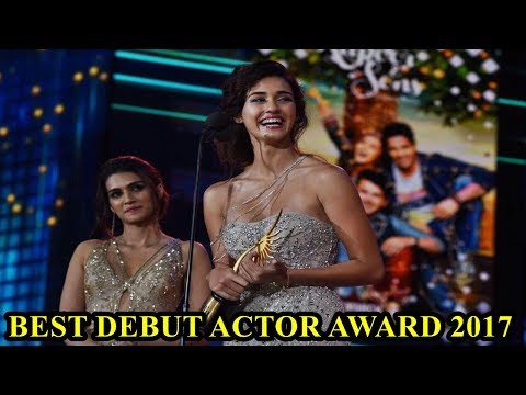 iifa-2017-:-disha-patani-को-मिला-best-debut-actor-award-|-ms-dhoni-:-the-untold-story