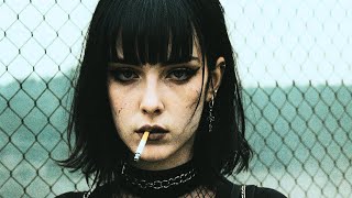 Anne Bloom - ALONE (Official Music Video)