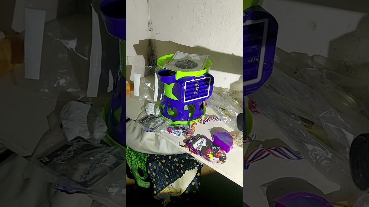 Abandoned pub...the cocked hat..