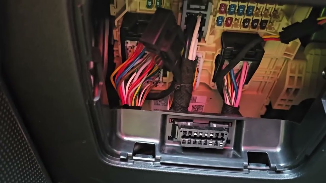 Установка пульта-таймера предпускового подогревателя на КИА Соренто 4.