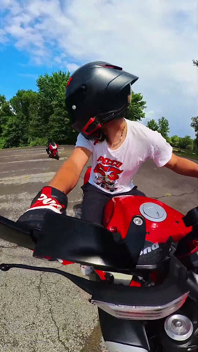 #KatyaAlmaz #ducatipanigalev4r #motogirl #shorts @MOTODEVIL