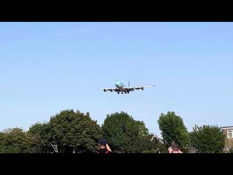 Korean air 747 landing at LHR | RW 27L
