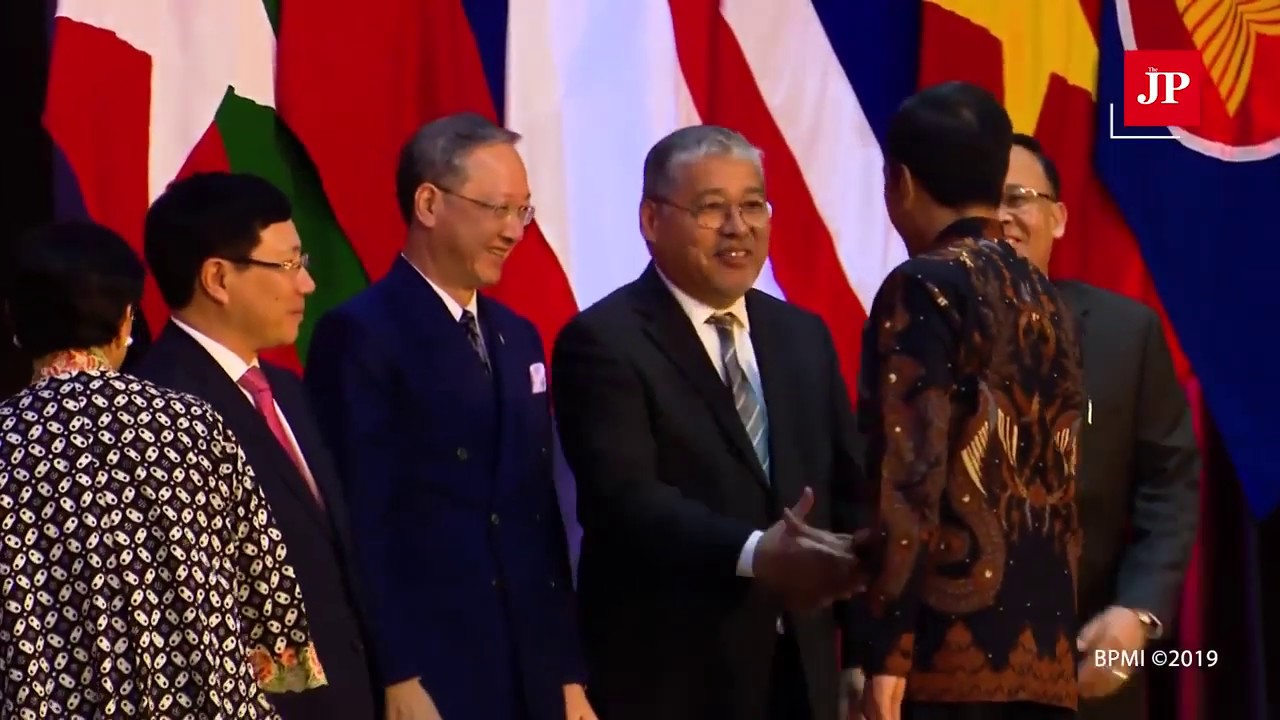 Jokowi inaugurates ASEAN building, calls for unity