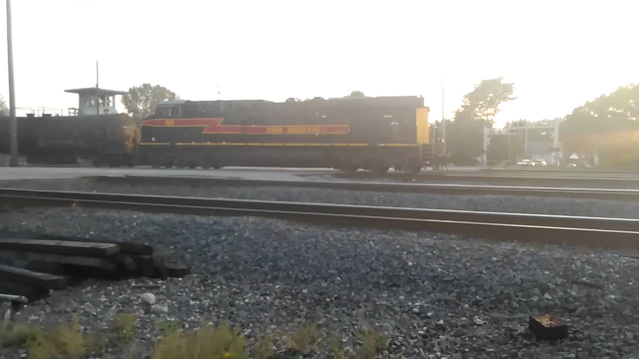 Iais 503 IAIS 503 (ES44AC) pulls ADM manifest - YouTube