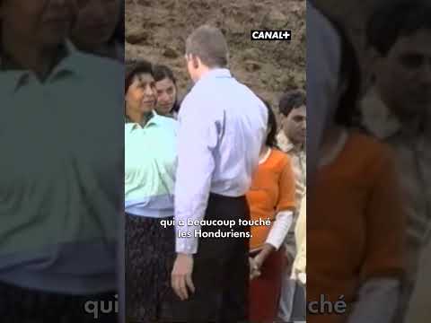 Un Bel Exemple De Solidarité Humour Groland Shorts 