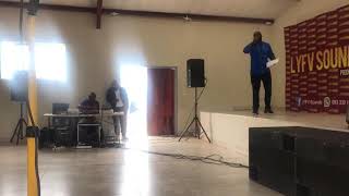 Ungene kanje UPhindile Buthelezi e Waterbus Hall oPhongolo