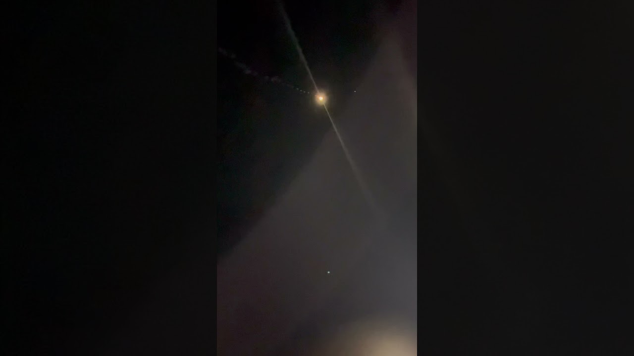 Consumer strobe rocket