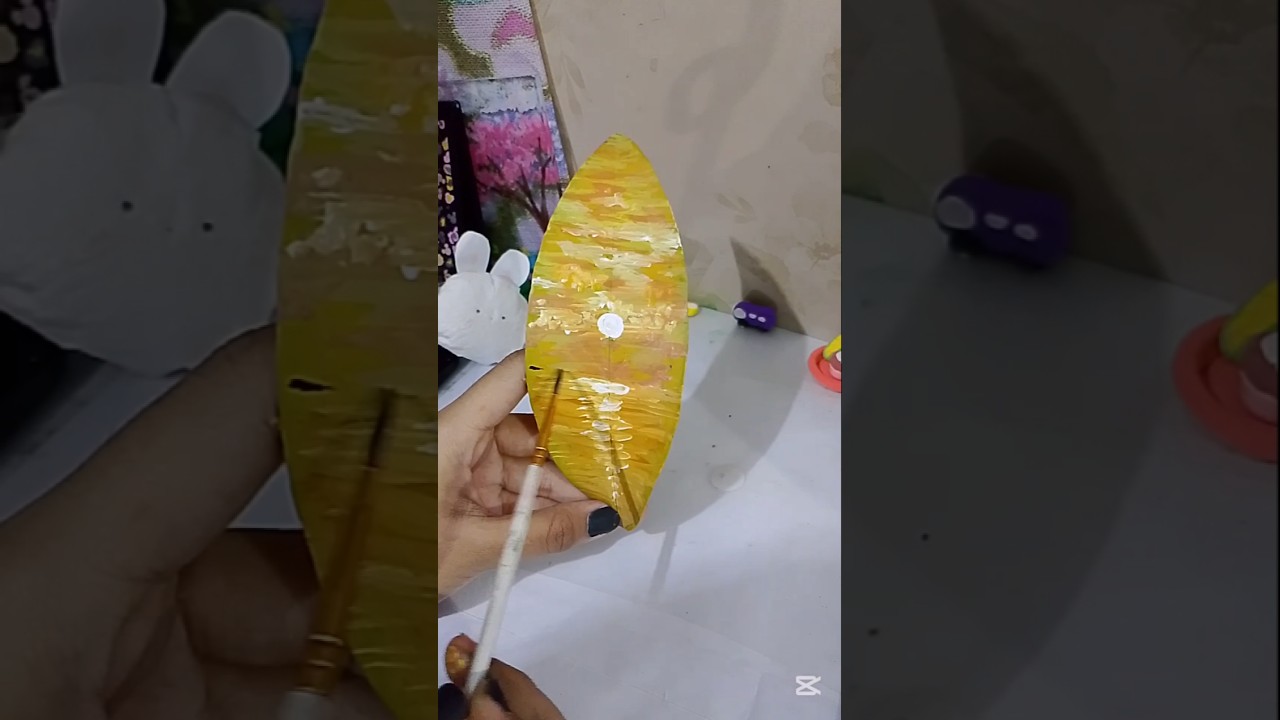 Painting on leaf 
