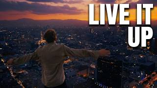 Vídeo de Live It Up