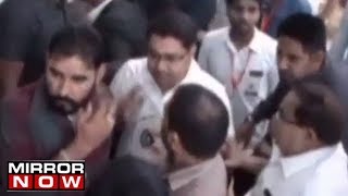 Manohar Lal Khattars Aide Clashes With Bouncers