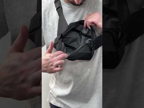 Бананка через плече \ поясна сумка \ сумка-бананка ручної роботи "Puma" чорна з принтом Пума, видео 1