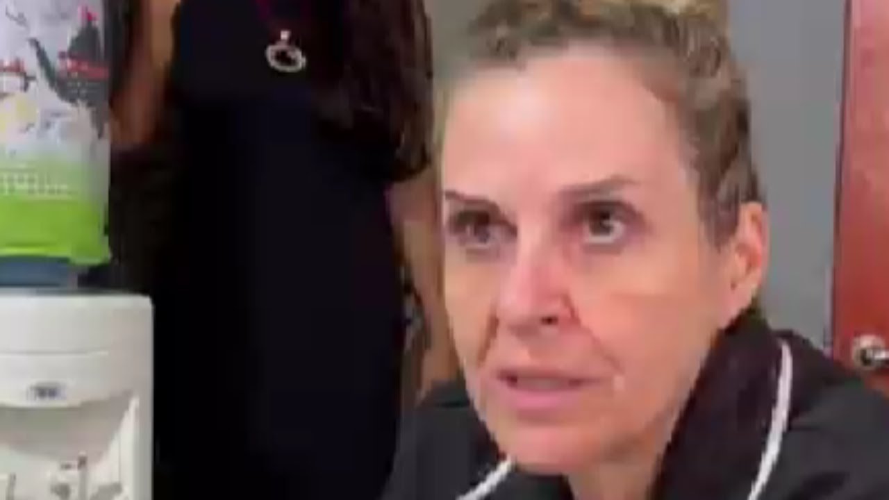 Tratava mal  e humilhava  sua empregada quando seu marido não estava