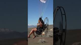 She forgot her helmet ⛑️#paramotor #parachute #couple #memes