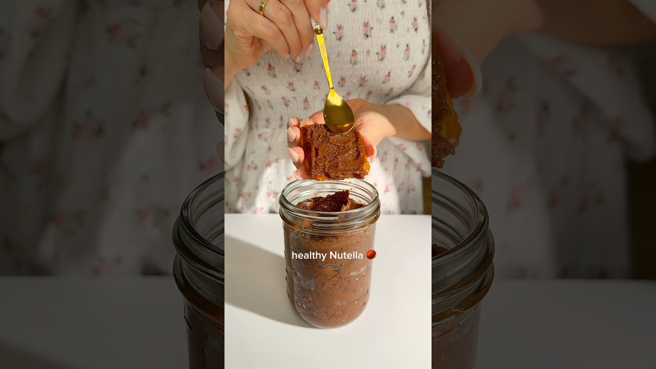 No Added Sugar Healthy Nutella (Homemade Chocolate Hazelnut Spread)