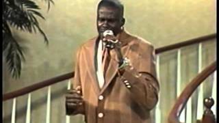 Samuel Clarke - I Feel God Live Tbn Performance